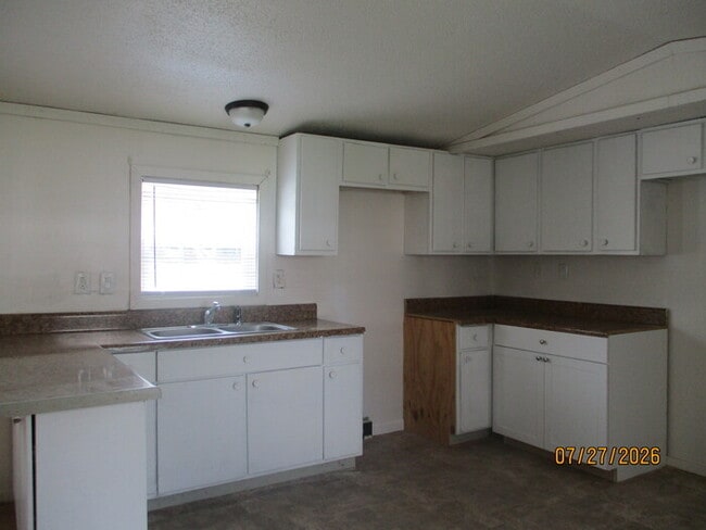 Building Photo - 139 Cypress Ln