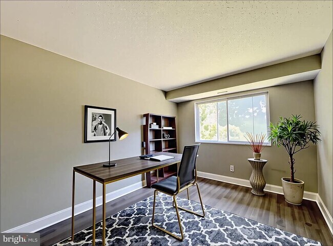 Foto del edificio - 11907 Tarragon Rd