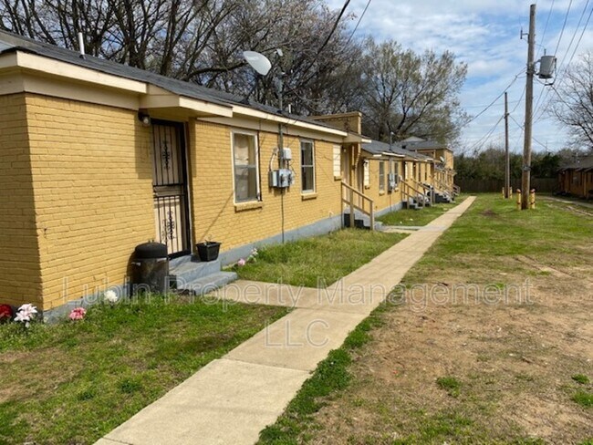 Building Photo - 1686 Kansas St