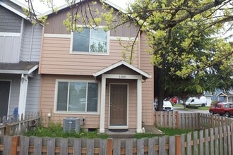 Building Photo - 1100 W Historic Columbia River Hwy