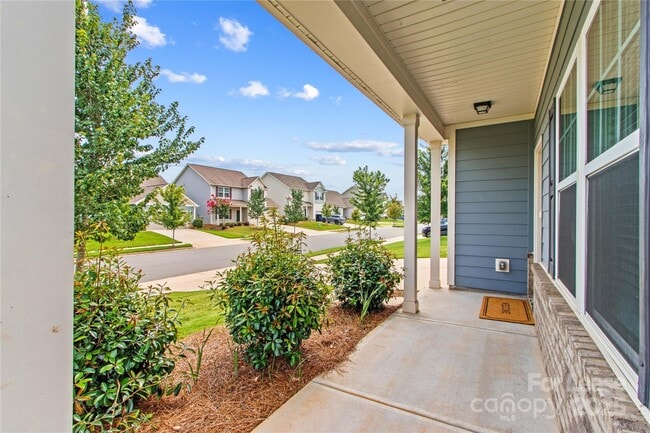 Building Photo - 129 Canada Dr
