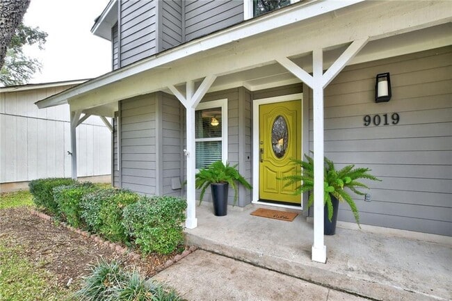 Building Photo - 9019 Wagtail Dr
