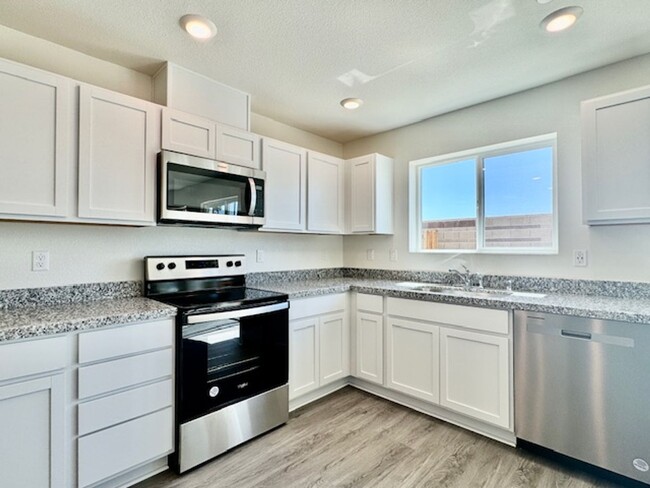 Building Photo - BRAND NEW 4 BEDROOM, 2.5 BATHS, 2 CAR GARA...