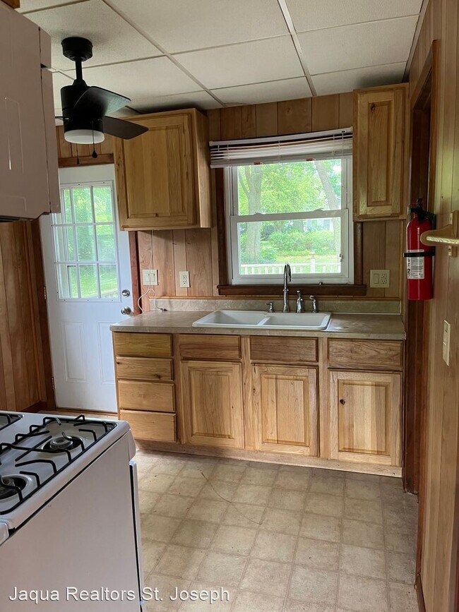 Building Photo - 1 br, 1 bath House - 3148 North M-63