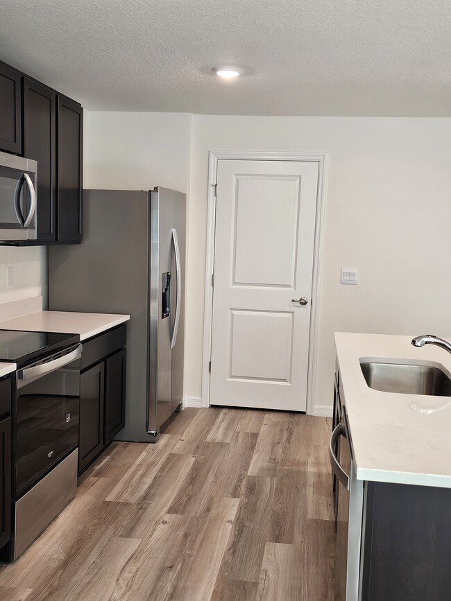 Despensa de cocina - 8415 Clearway Dr