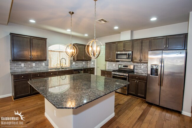 Foto del edificio - Gorgeous 4Bdm 2.5Ba Two-Story Home in Sout...