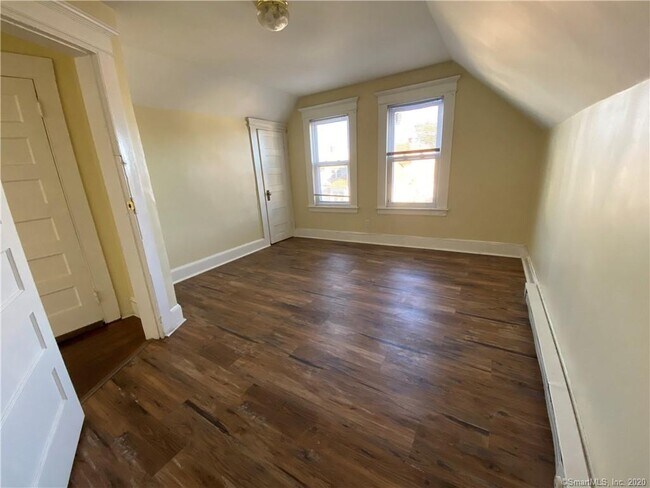 Building Photo - 377 Huntington Rd