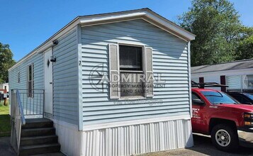 Building Photo - 7 Otis Ln