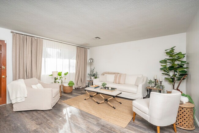 Foto del edificio - 1609 S Parkside Dr