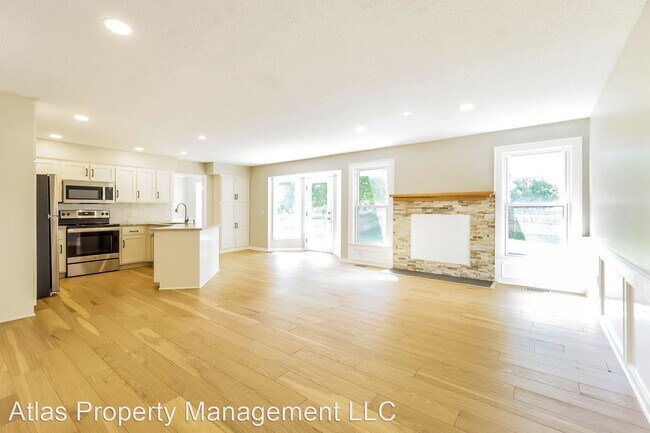 Building Photo - 4 br, 3 bath House - 15817 W 150th Ter