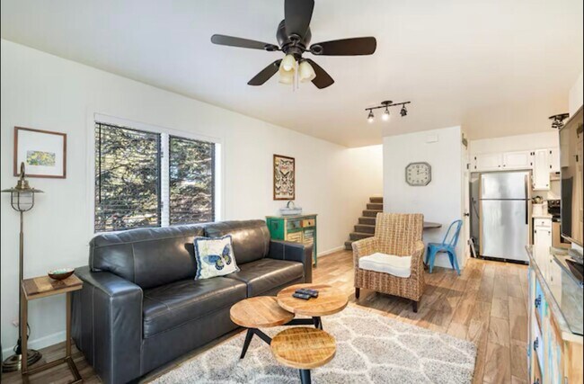 Foto del edificio - 2645 Valley View Dr