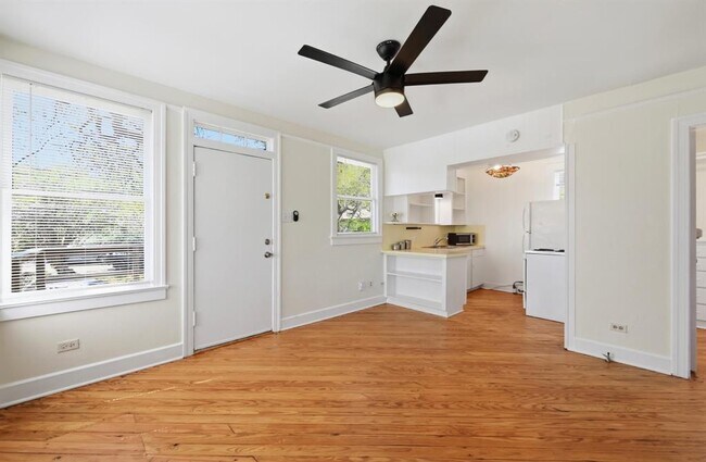 Foto del edificio - 1403 Windsor Rd