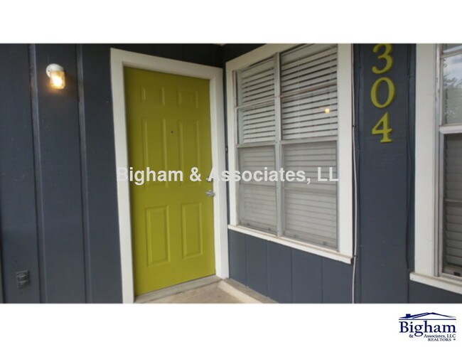 Building Photo - 3304 Hycreek Dr