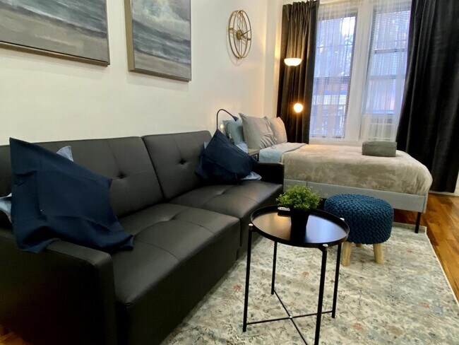 Foto del edificio - 310 E 103rd St