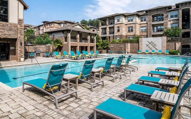 Building Photo - 900 Venue Wy