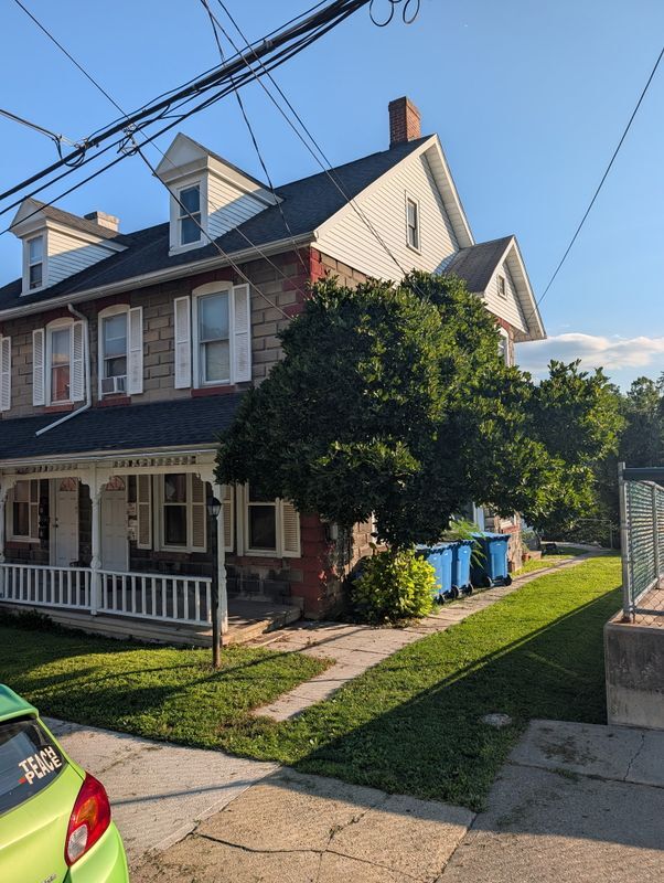 Building Photo - 1286 Newport Ave