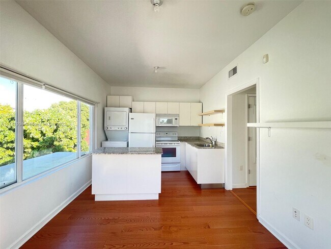 Foto del edificio - 1525 SW 9th St