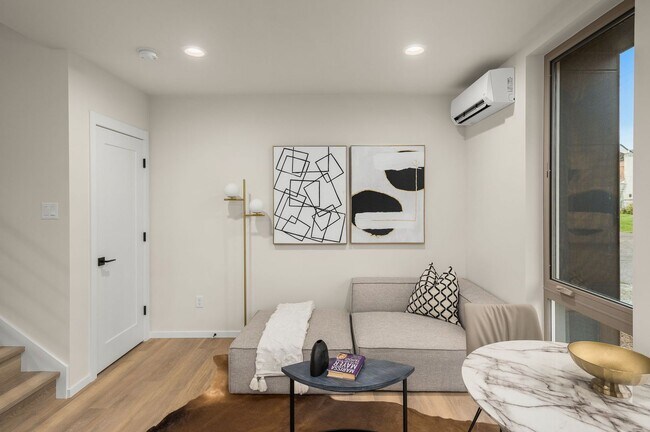 Foto del edificio - 1 Year old Townhouse Capitol HIll
