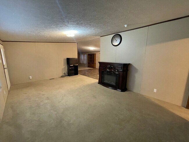 Foto del edificio - Christiansburg, 3 BR / 2 BA,  Available 6/...