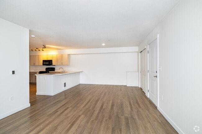 4 habitaciones, 2 baños - 1309 pies cuadrados - Sala de estar - Copper Platte