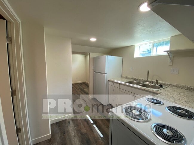 Foto del edificio - 315 W 19th St