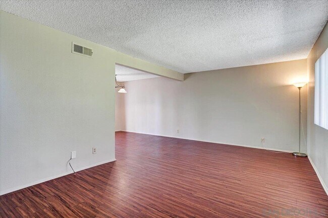 Building Photo - 8420 Fanita Dr