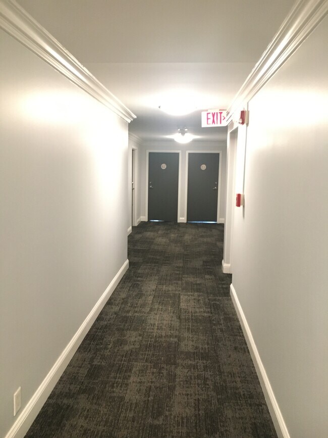 Foto del edificio - 700 E 8th St