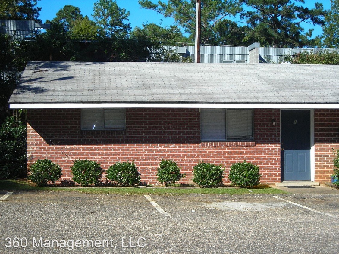 Primary Photo - 556 N Ross St