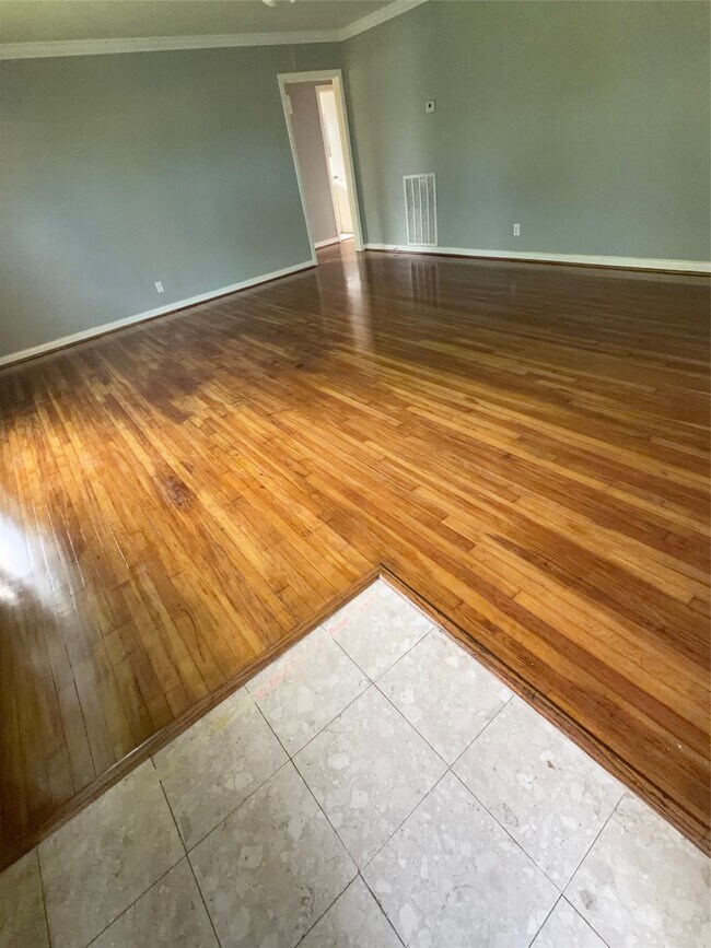 Foto del edificio - 5223 Sanford Rd