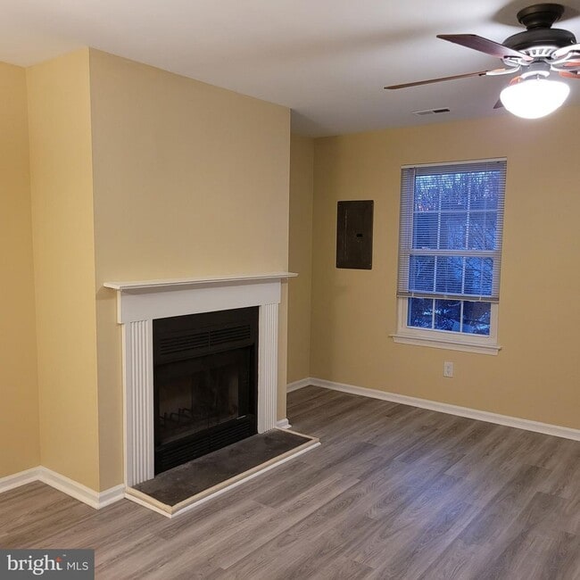 Building Photo - 1405 Huntingdon Mews