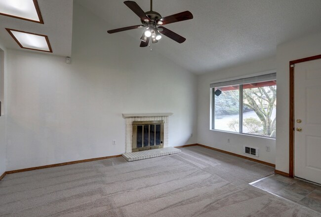 Foto del edificio - Charming 3 Bedroom Single Level Home with ...