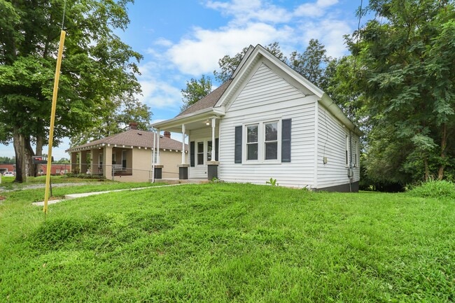 Building Photo - 114 Emory St