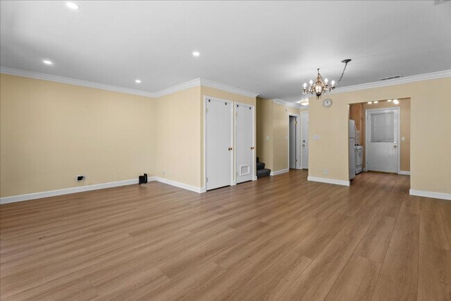 Foto del edificio - Updated Porter Ranch Townhome with Scenic ...