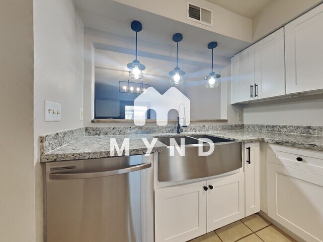 Building Photo - 6652 Montauk Dr #1/214