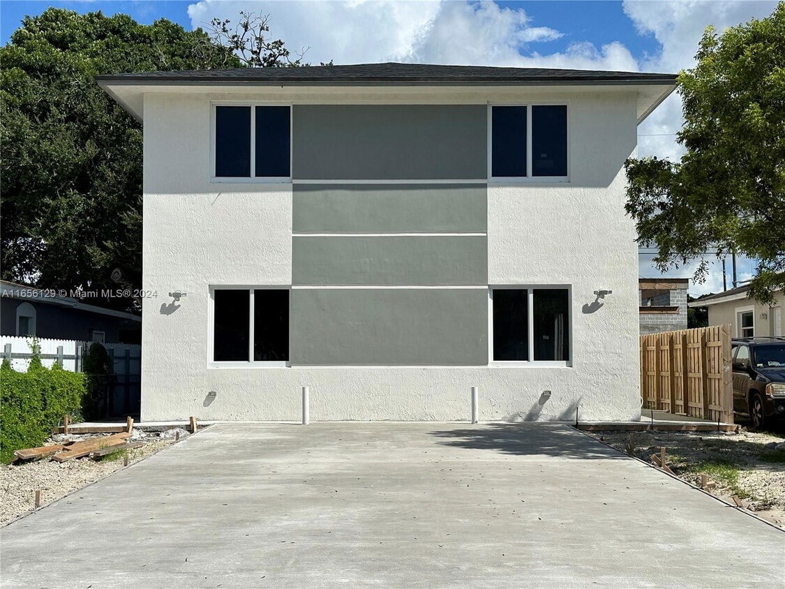 Foto principal - 2931 NW 57th St