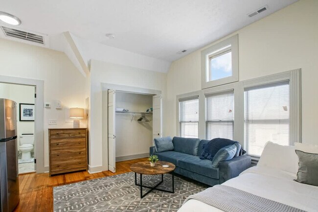 Foto del edificio - 1848 E 89th St