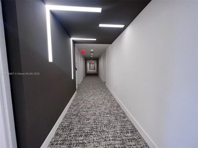 Foto del edificio - 5250 NW 84th Ave