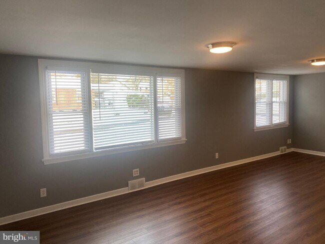 Building Photo - 134 Sylvan Dr