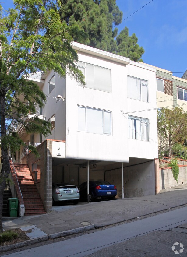 Building Photo - 36 Fair Oaks St