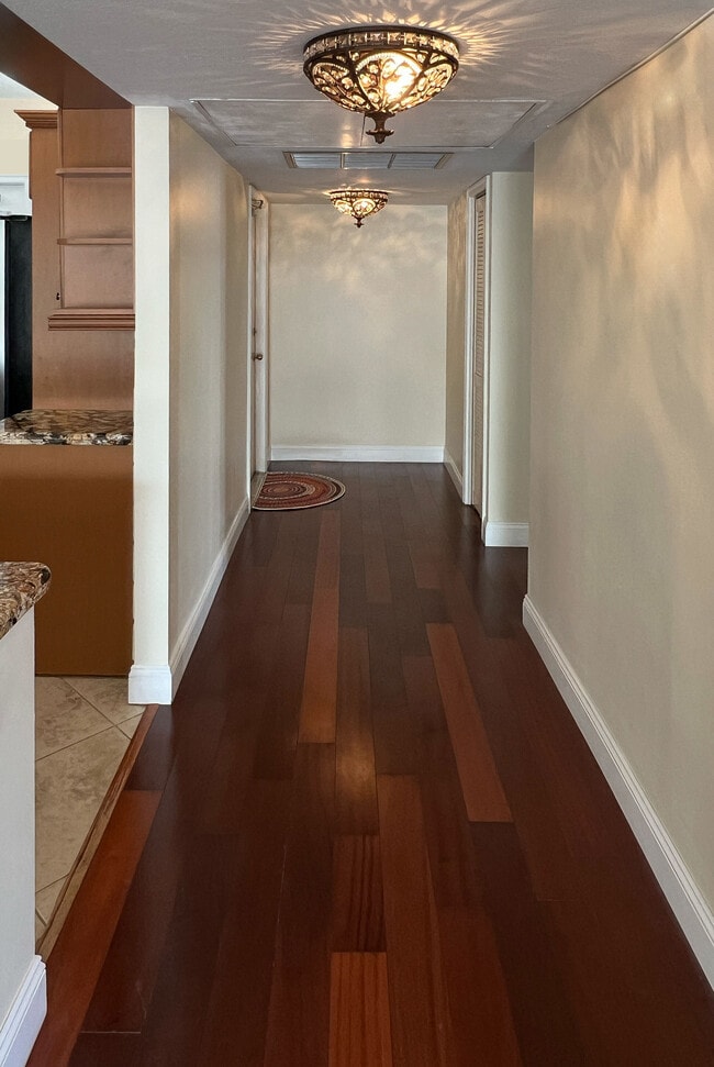 Foto del edificio - 3049 N Course Ln