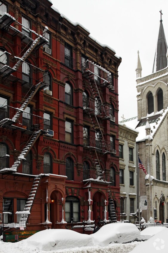 Foto del edificio - 99 E 7th St