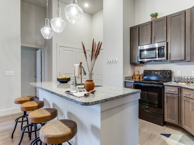 Building Photo - Palladium San Antonio