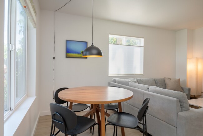 Building Photo - 1310 Mitchell St