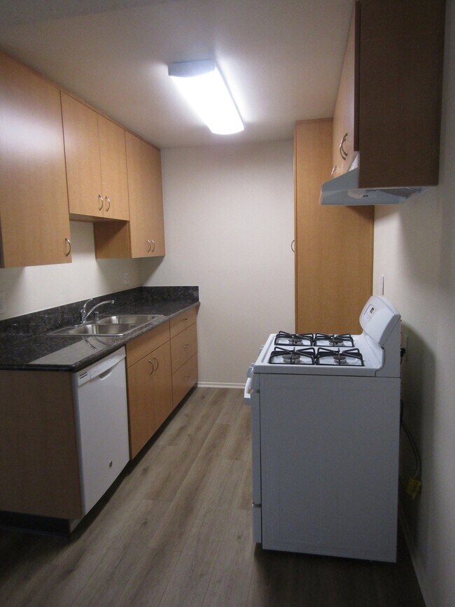 Foto del edificio - 1181 E Hollyvale St