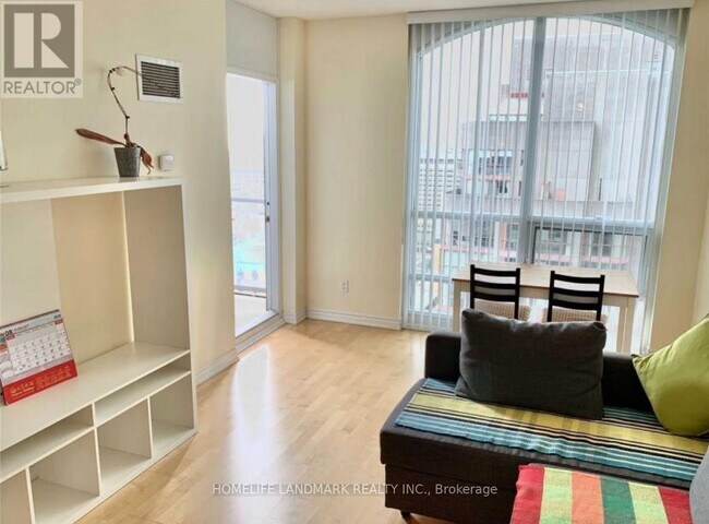Photo du bâtiment - 761-3761 Bay St.