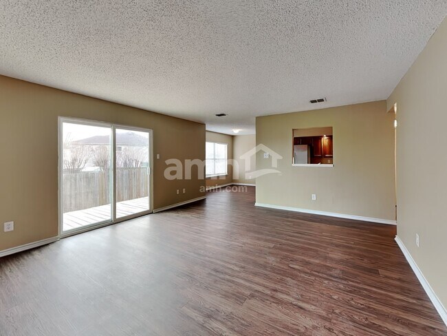 Building Photo - 1312 Greenleaf Ct