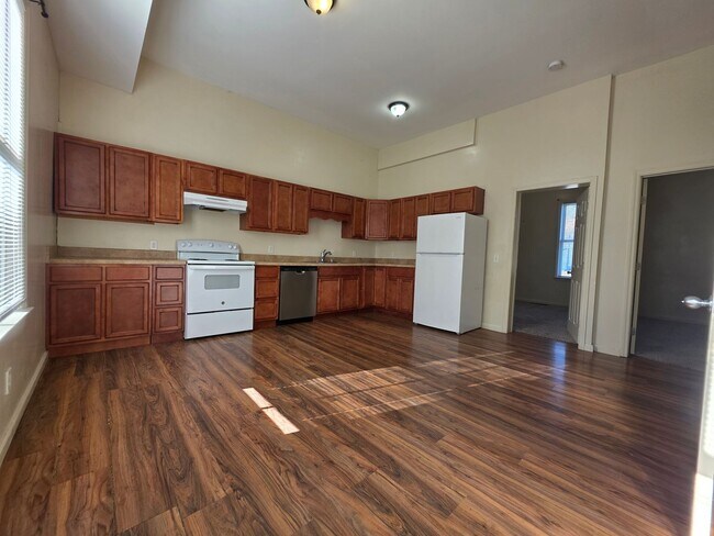 Foto del edificio - 1102 E 33rd St