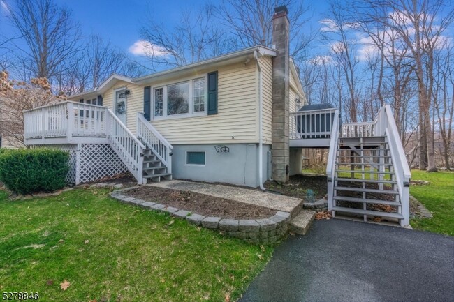 Building Photo - 54 Glenbrook Dr
