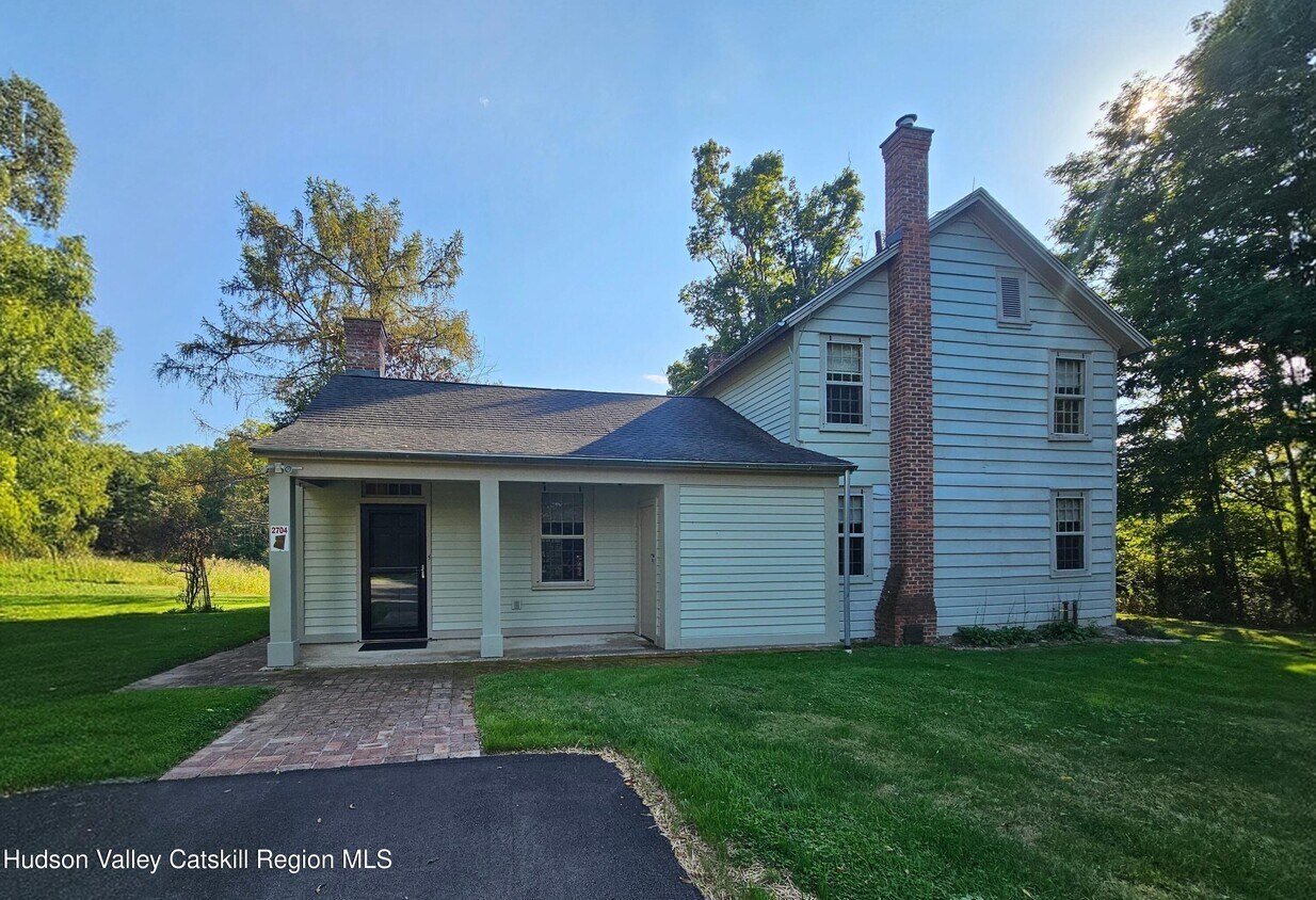 Primary Photo - 2704 NY-9H