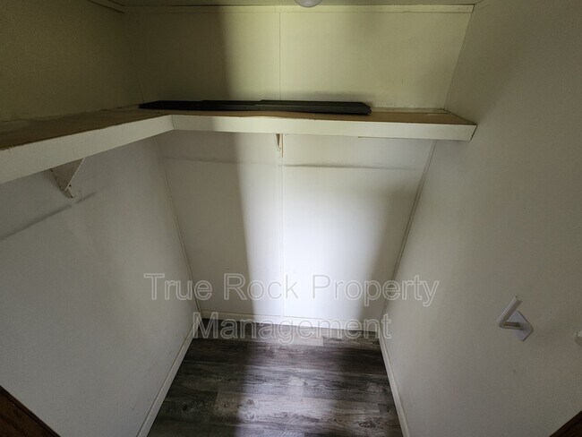 Building Photo - 511 10th St
